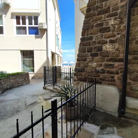 House Punta - Hisa Na Punti