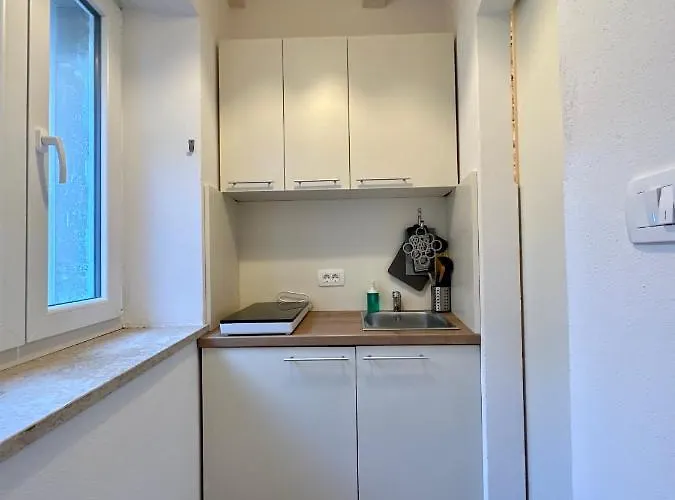 House Punta - Hisa Na Punti * Πιράν