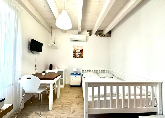 House Punta - Hisa Na Punti Πιράν